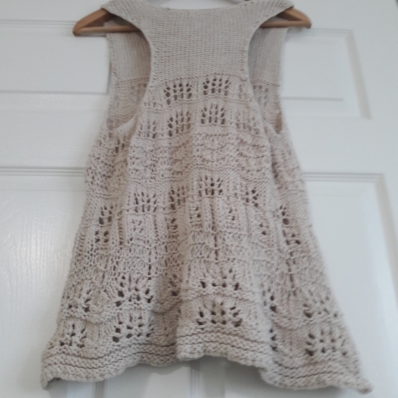 Top - Picture 6 of 8